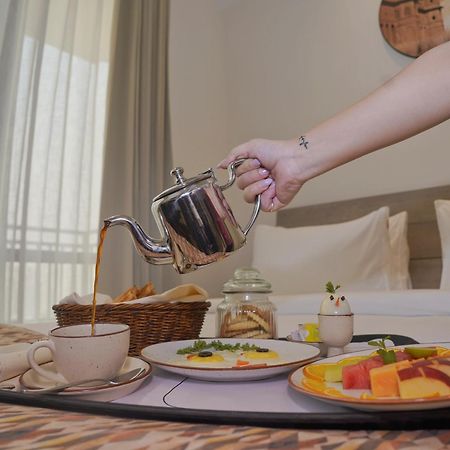 Rhythm Gurugram Hotel & Suites, Sohna Road Gurgaon Buitenkant foto