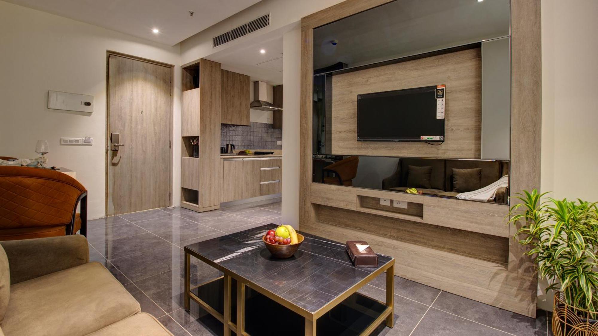 Rhythm Gurugram Hotel & Suites, Sohna Road Gurgaon Buitenkant foto