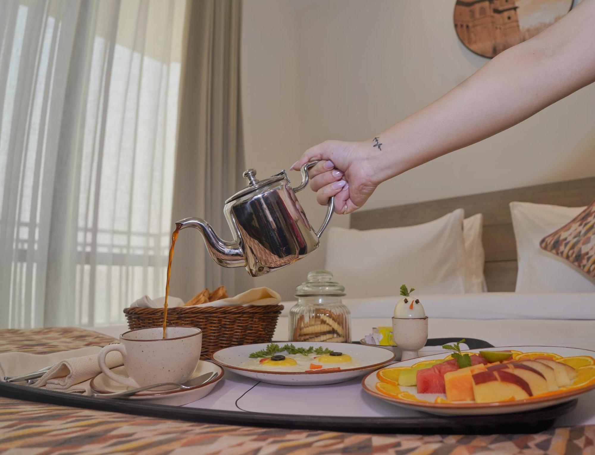 Rhythm Gurugram Hotel & Suites, Sohna Road Gurgaon Buitenkant foto