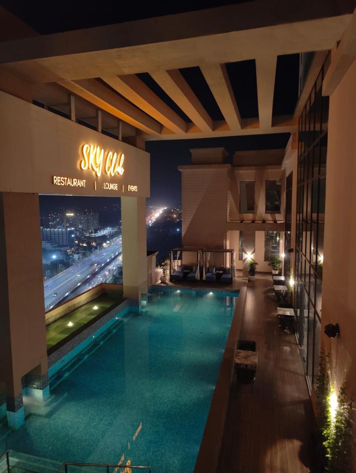 Rhythm Gurugram Hotel & Suites, Sohna Road Gurgaon Buitenkant foto