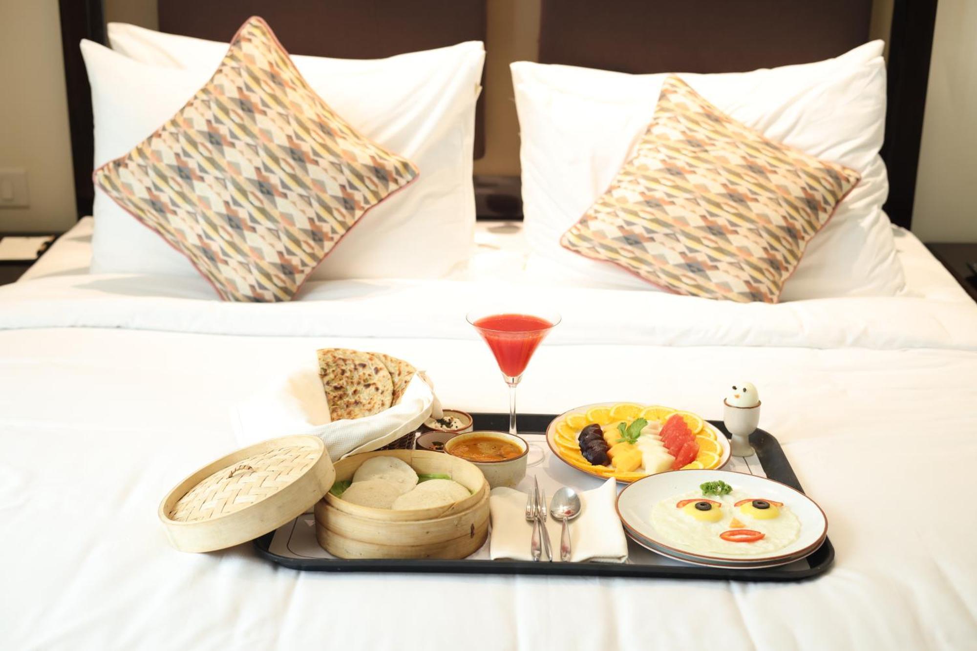 Rhythm Gurugram Hotel & Suites, Sohna Road Gurgaon Buitenkant foto
