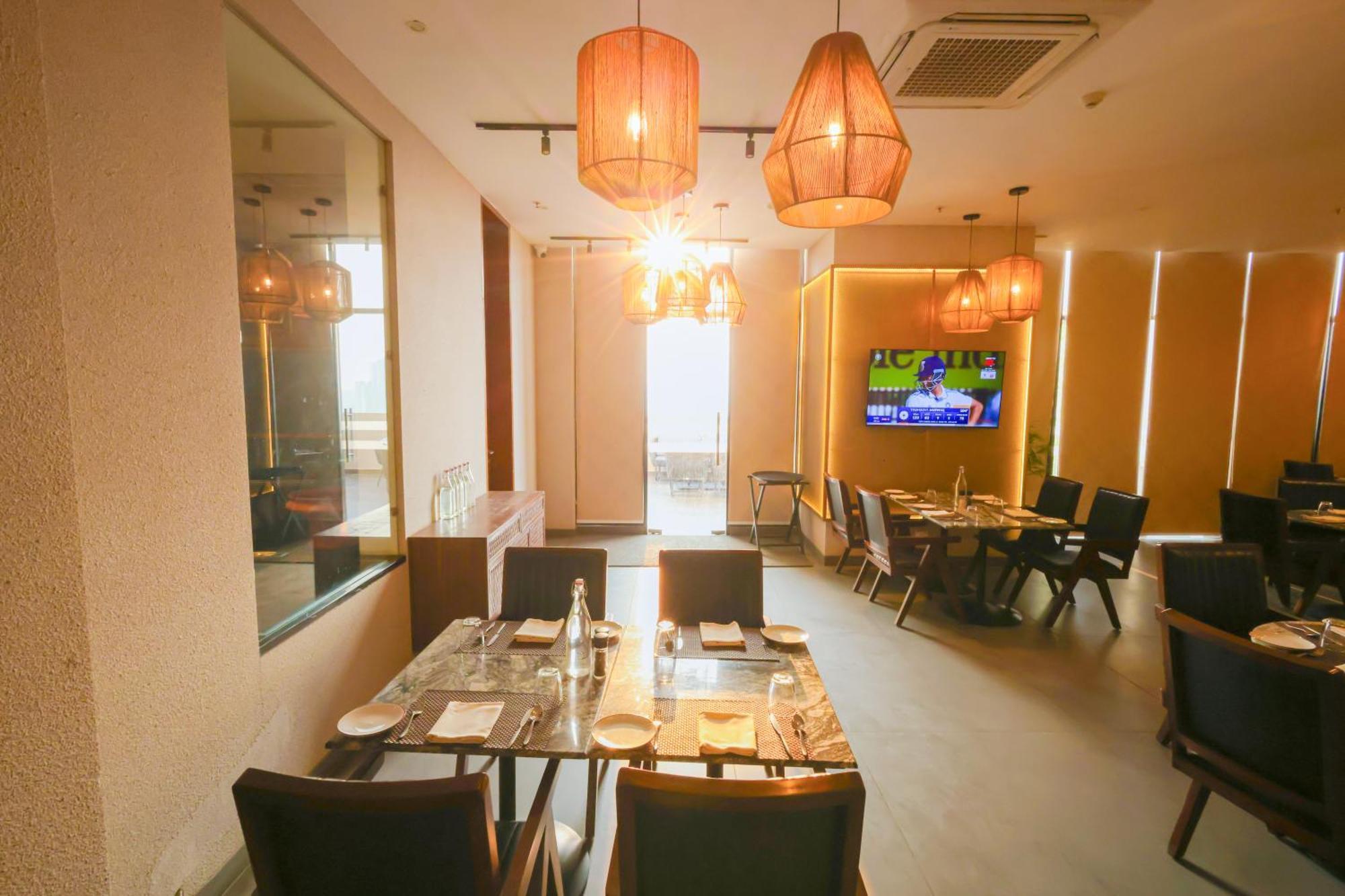 Rhythm Gurugram Hotel & Suites, Sohna Road Gurgaon Buitenkant foto