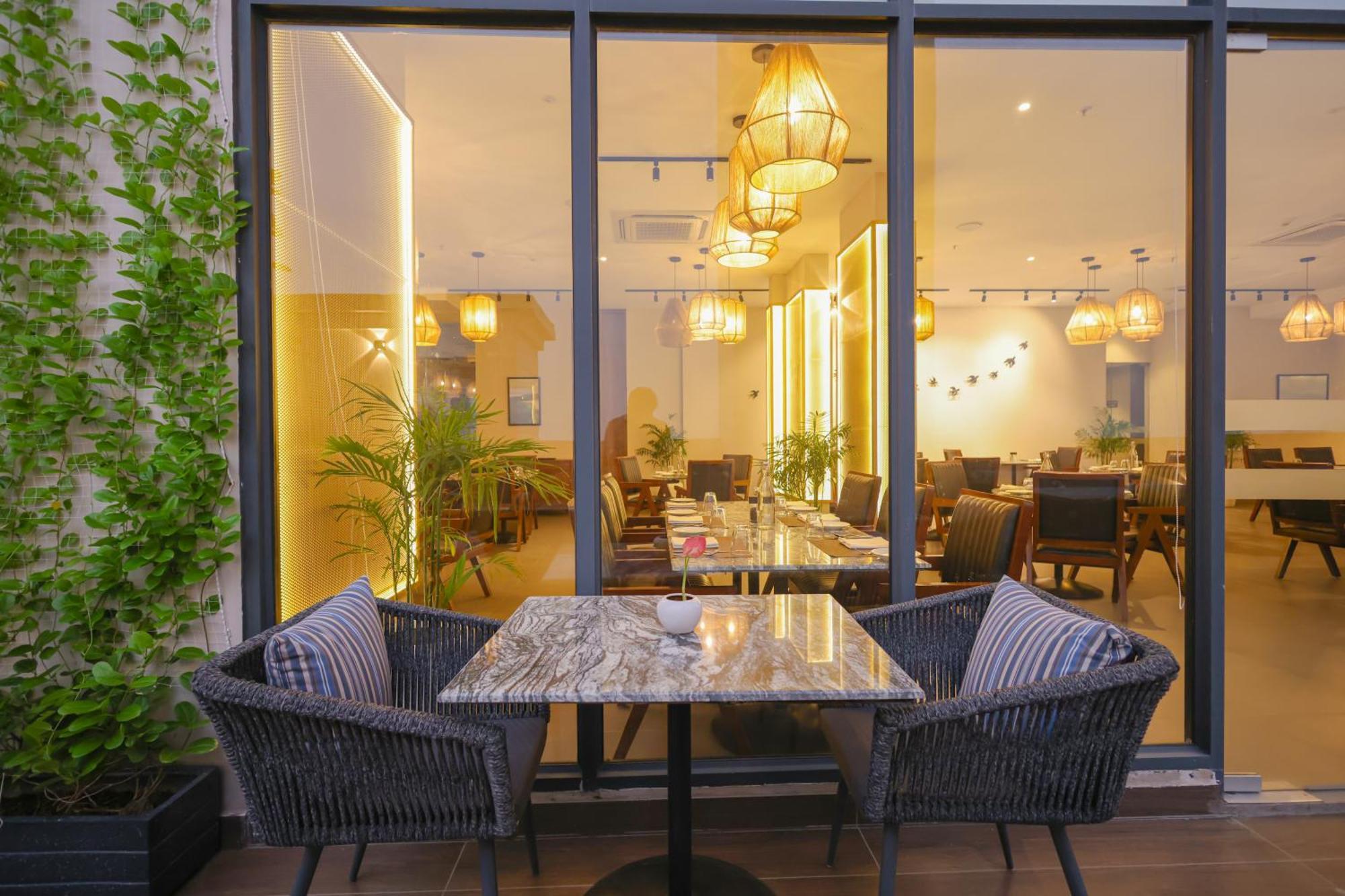 Rhythm Gurugram Hotel & Suites, Sohna Road Gurgaon Buitenkant foto
