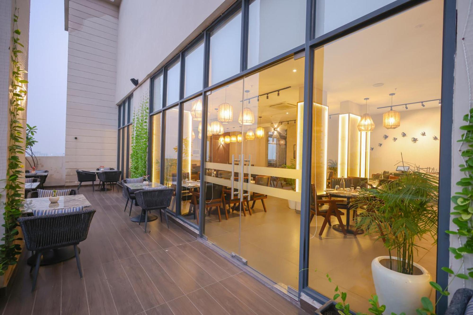 Rhythm Gurugram Hotel & Suites, Sohna Road Gurgaon Buitenkant foto