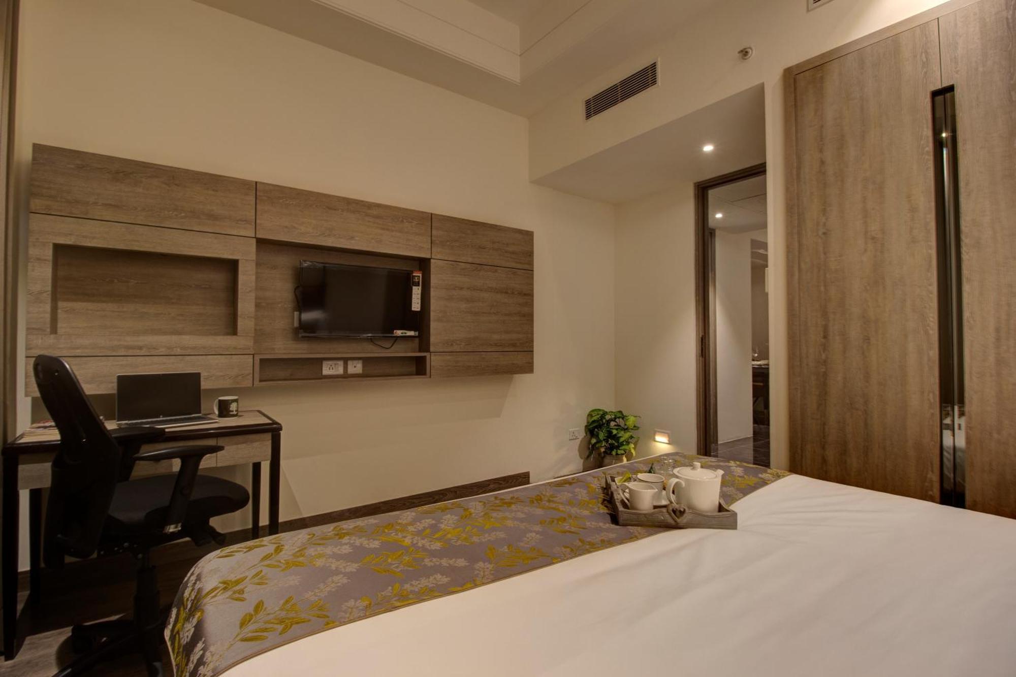 Rhythm Gurugram Hotel & Suites, Sohna Road Gurgaon Buitenkant foto