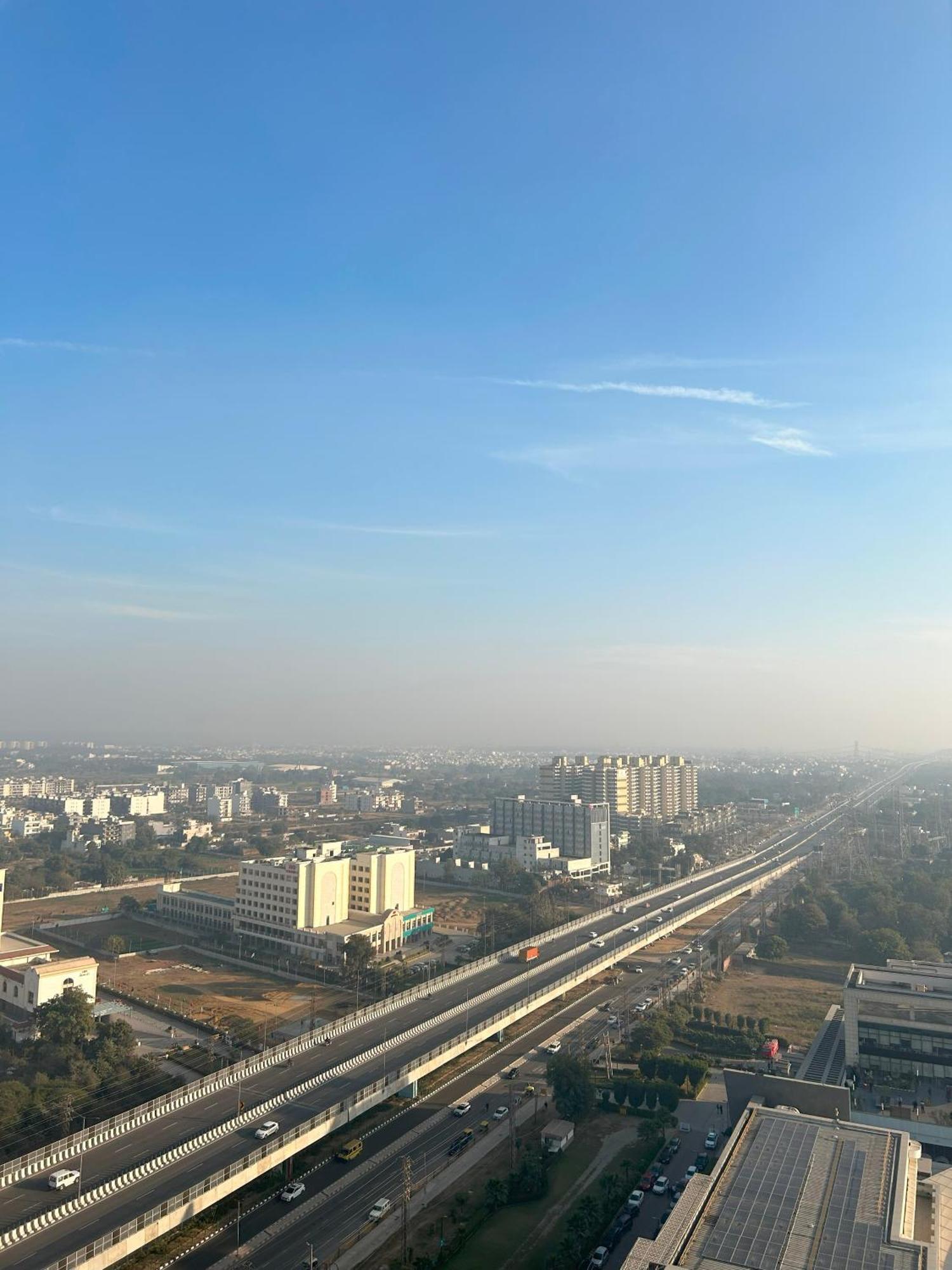 Rhythm Gurugram Hotel & Suites, Sohna Road Gurgaon Buitenkant foto