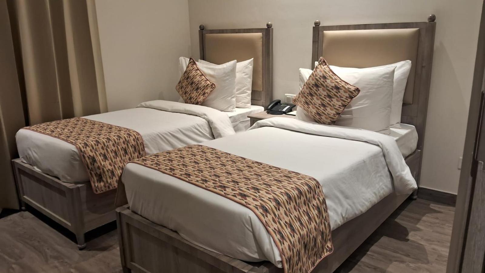 Rhythm Gurugram Hotel & Suites, Sohna Road Gurgaon Buitenkant foto
