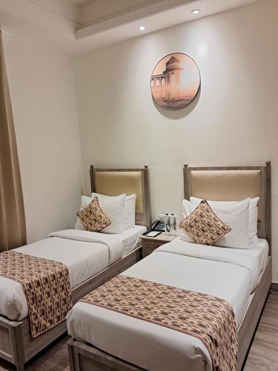Rhythm Gurugram Hotel & Suites, Sohna Road Gurgaon Buitenkant foto